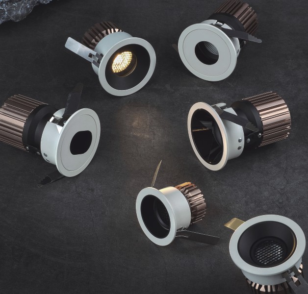 多乐游戏斗地主赢现钱:射灯多少钱一个